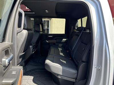 2023 Chevrolet Silverado 2500 High Country   - Photo 13 - Rushville, IN 46173