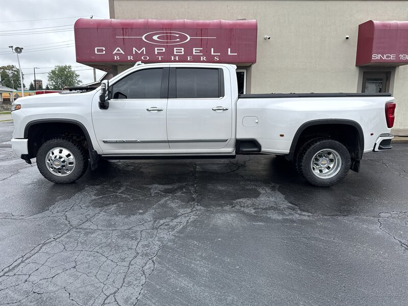 2024 Chevrolet Silverado 3500 High Country   - Photo 1 - Rushville, IN 46173