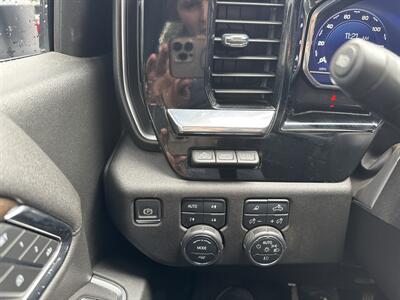 2024 Chevrolet Silverado 3500 High Country   - Photo 22 - Rushville, IN 46173