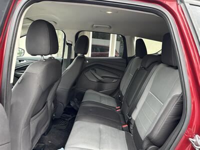 2015 Ford Escape SE - Photo 10 - Rushville, IN 46173