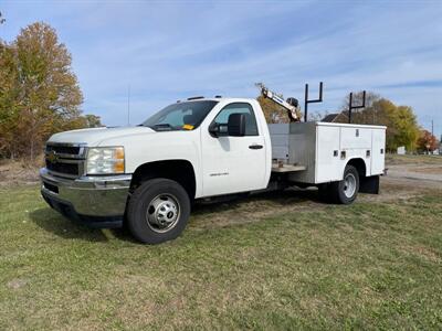 2013 Chevrolet Silverado 3500HD CC Work Truck   - Photo 2 - Rushville, IN 46173