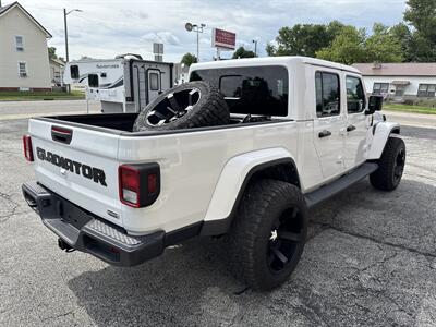 2021 Jeep Gladiator Overland   - Photo 5 - Rushville, IN 46173