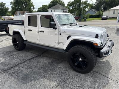 2021 Jeep Gladiator Overland   - Photo 4 - Rushville, IN 46173