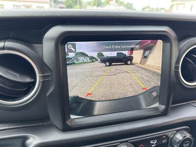 2021 Jeep Gladiator Overland   - Photo 13 - Rushville, IN 46173