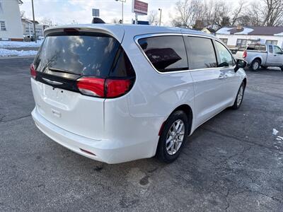 2023 Chrysler Voyager LX   - Photo 6 - Rushville, IN 46173