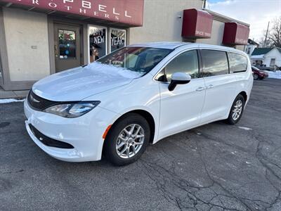 2023 Chrysler Voyager LX   - Photo 2 - Rushville, IN 46173