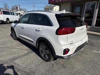 2022 Kia Niro EX Premium   - Photo 8 - Rushville, IN 46173