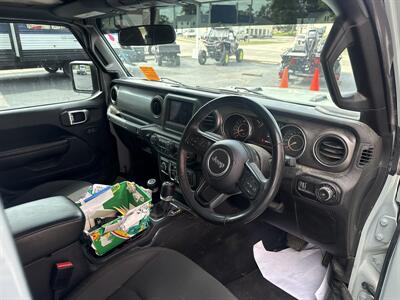 2023 Jeep Wrangler Sport RHD   - Photo 11 - Rushville, IN 46173