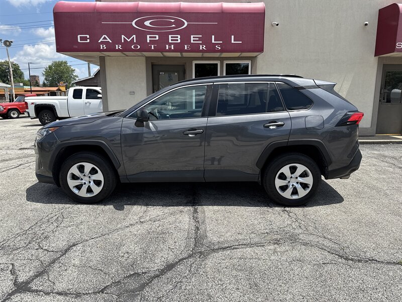 2021 Toyota RAV4 LE  