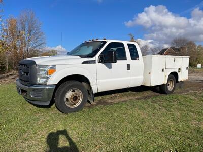 2014 Ford F-350 Super Duty XL   - Photo 2 - Rushville, IN 46173