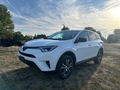 2018 Toyota RAV4 LE   - Photo 2 - Rushville, IN 46173