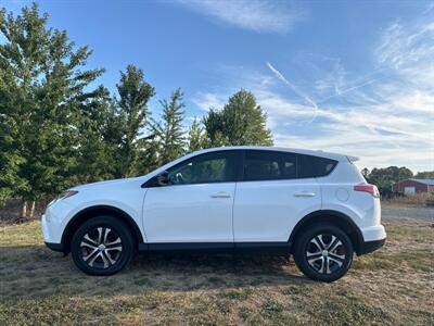 2018 Toyota RAV4 LE   - Photo 1 - Rushville, IN 46173