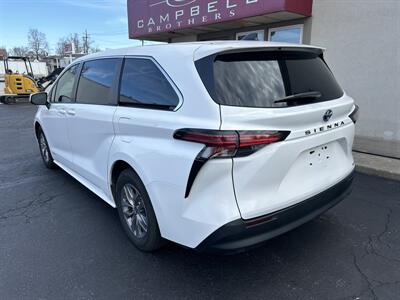2021 Toyota Sienna LE 8-Passenger   - Photo 7 - Rushville, IN 46173