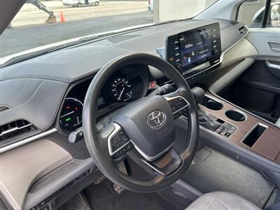 2021 Toyota Sienna LE 8-Passenger   - Photo 8 - Rushville, IN 46173