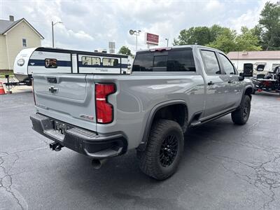 2025 Chevrolet Silverado 2500 ZR2 - Photo 5 - Rushville, IN 46173