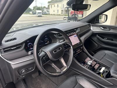 2022 Jeep Grand Cherokee Overland - Photo 9 - Rushville, IN 46173