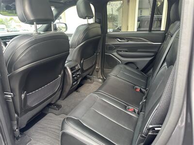 2022 Jeep Grand Cherokee Overland - Photo 11 - Rushville, IN 46173