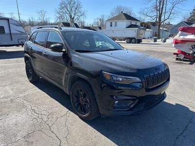 2023 Jeep Cherokee Altitude Lux   - Photo 4 - Rushville, IN 46173