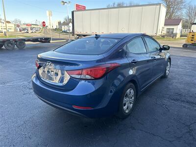 2016 Hyundai ELANTRA SE - Photo 5 - Rushville, IN 46173