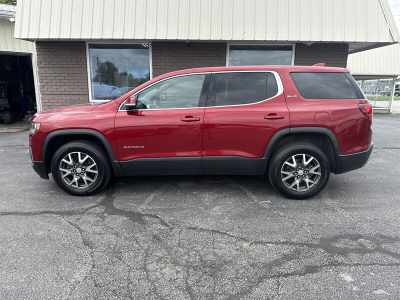 2023 GMC Acadia SLE - Photo 1 - Rushville, IN 46173