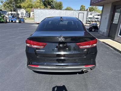 2018 Kia Optima S   - Photo 6 - Rushville, IN 46173