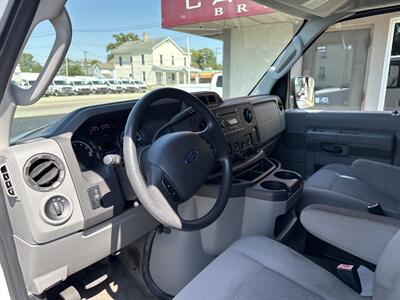 2014 Ford E-350 SD XLT   - Photo 9 - Rushville, IN 46173