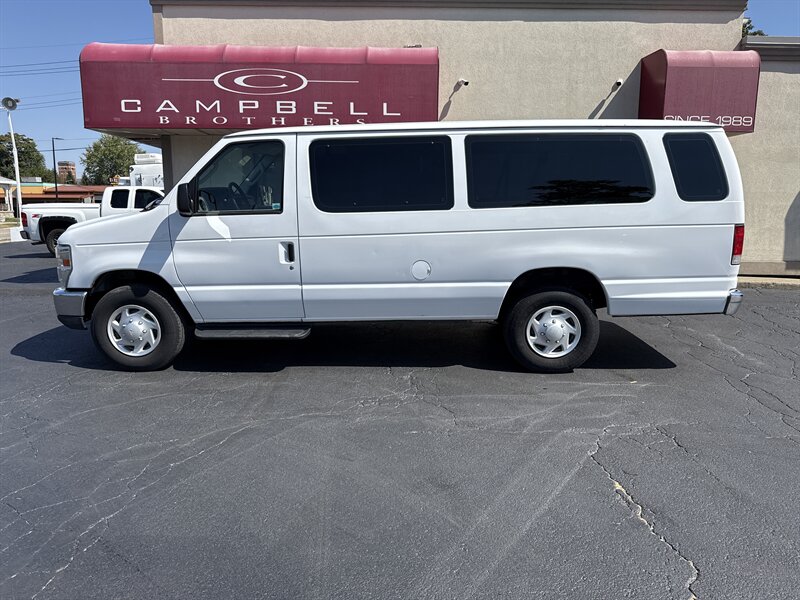 2014 Ford E-350 SD XLT - Photo 1 - Rushville, IN 46173