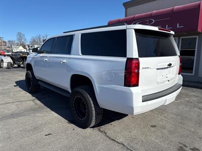 2015 Chevrolet Suburban LT   - Photo 8 - Rushville, IN 46173