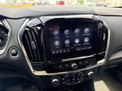 2022 Chevrolet Traverse LT Leather   - Photo 8 - Rushville, IN 46173