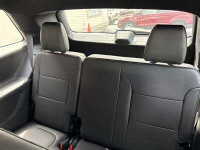 2022 Chevrolet Traverse LT Leather   - Photo 7 - Rushville, IN 46173