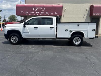 2022 Chevrolet Silverado 3500HD CC Work Truck - Photo 9 - Rushville, IN 46173