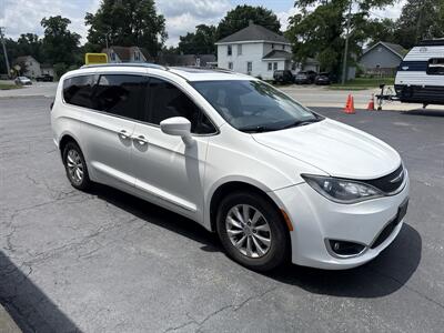 2018 Chrysler Pacifica Touring L Plus   - Photo 4 - Rushville, IN 46173