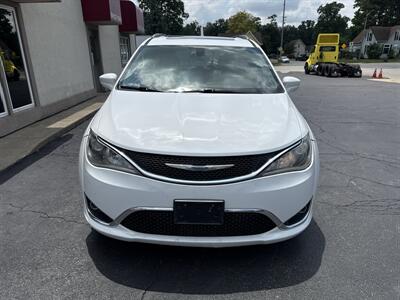 2018 Chrysler Pacifica Touring L Plus   - Photo 3 - Rushville, IN 46173
