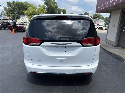 2018 Chrysler Pacifica Touring L Plus   - Photo 6 - Rushville, IN 46173