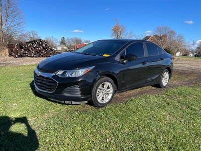 2019 Chevrolet Cruze LS   - Photo 2 - Rushville, IN 46173