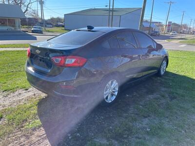 2019 Chevrolet Cruze LS   - Photo 6 - Rushville, IN 46173