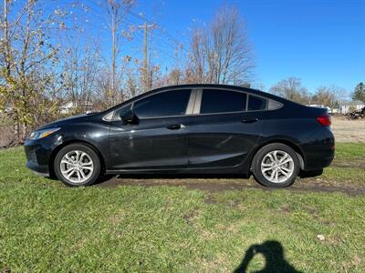 2019 Chevrolet Cruze LS   - Photo 1 - Rushville, IN 46173