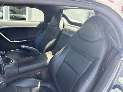 2006 Pontiac Solstice Convertible   - Photo 11 - Rushville, IN 46173