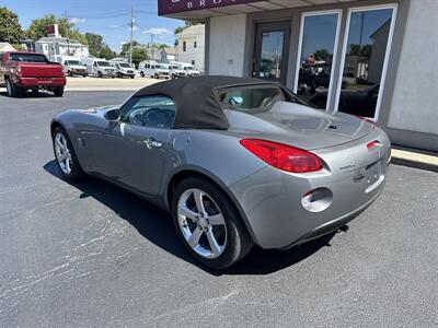 2006 Pontiac Solstice Convertible   - Photo 8 - Rushville, IN 46173