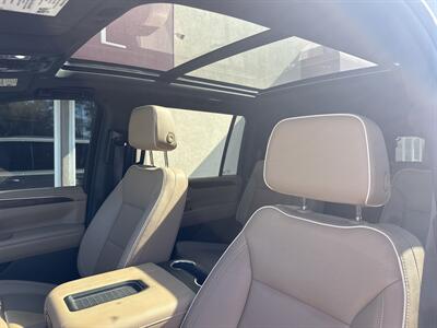 2023 Chevrolet Suburban Premier   - Photo 9 - Rushville, IN 46173