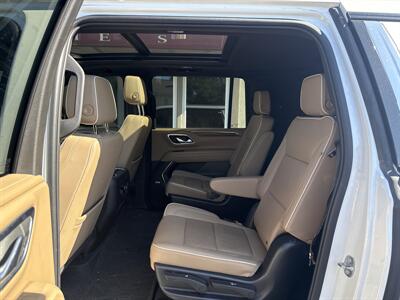 2023 Chevrolet Suburban Premier   - Photo 11 - Rushville, IN 46173