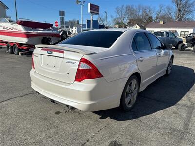 2011 Ford Fusion Sport   - Photo 7 - Rushville, IN 46173