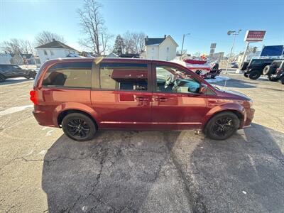 2019 Dodge Grand Caravan GT   - Photo 5 - Rushville, IN 46173