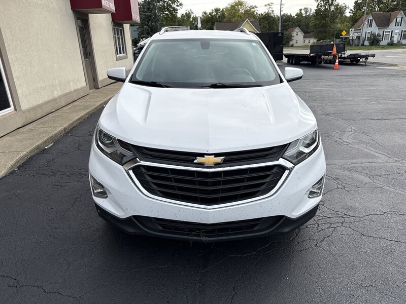 2019 Chevrolet Equinox LT photo 2