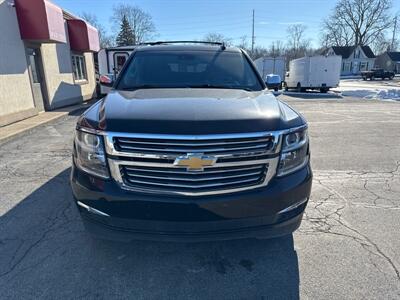 2019 Chevrolet Suburban Premier   - Photo 3 - Rushville, IN 46173