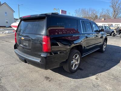 2019 Chevrolet Suburban Premier   - Photo 6 - Rushville, IN 46173