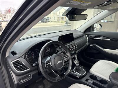 2022 Kia Seltos SX   - Photo 9 - Rushville, IN 46173