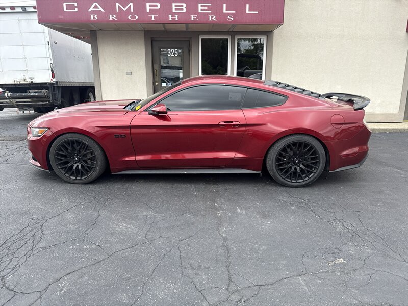 2016 Ford Mustang GT Coupe's photo
