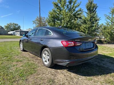 2022 Chevrolet Malibu LT   - Photo 8 - Rushville, IN 46173