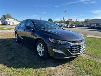 2022 Chevrolet Malibu LT   - Photo 4 - Rushville, IN 46173